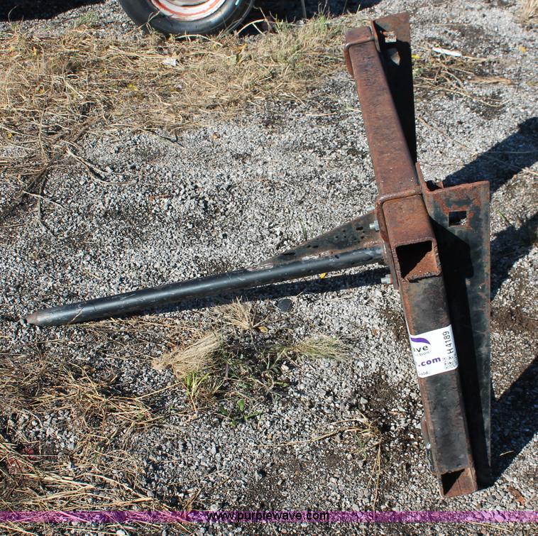 image for item H4189 Quick attach hay bale spear