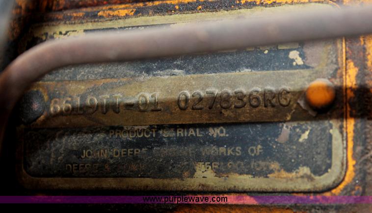 image for item H4190 1978 John Deere 762 elevating paddle scraper