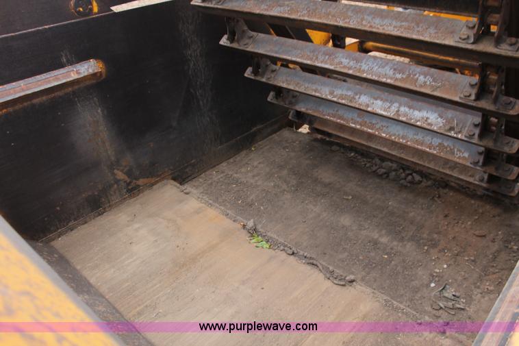 image for item H4190 1978 John Deere 762 elevating paddle scraper