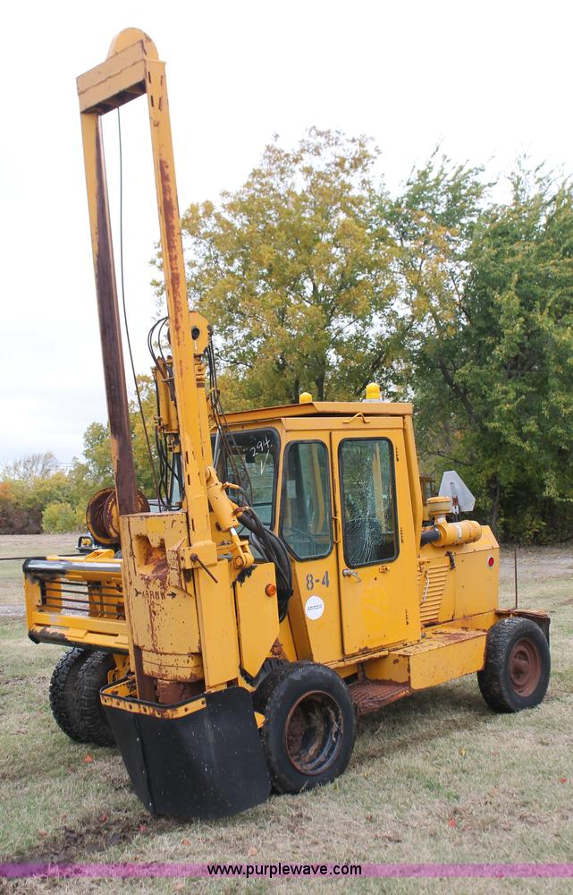 image for item H4195 1991 Arrow HJ1250R concrete breaker