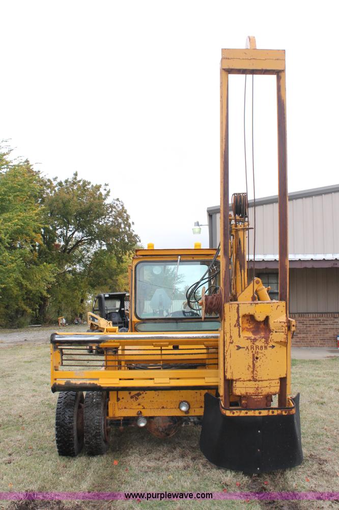 image for item H4195 1991 Arrow HJ1250R concrete breaker