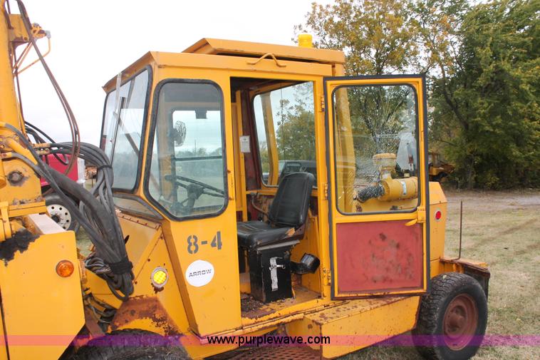 image for item H4195 1991 Arrow HJ1250R concrete breaker