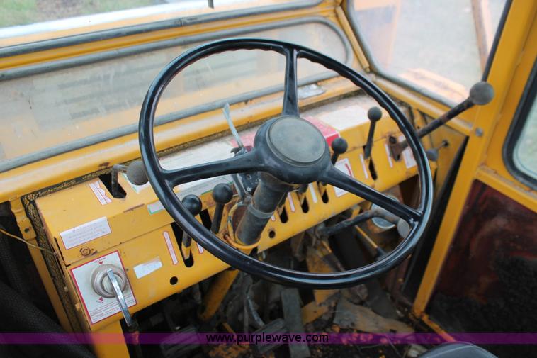 image for item H4195 1991 Arrow HJ1250R concrete breaker