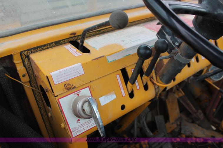 image for item H4195 1991 Arrow HJ1250R concrete breaker