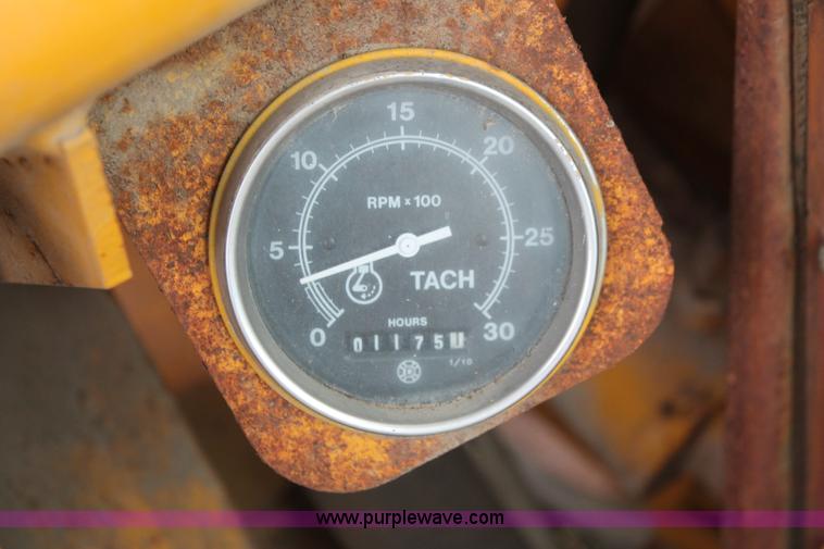 image for item H4195 1991 Arrow HJ1250R concrete breaker