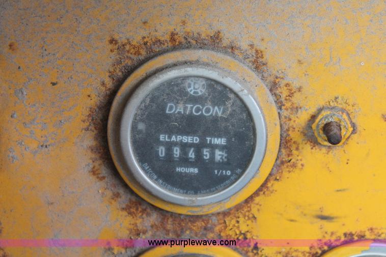 image for item H4195 1991 Arrow HJ1250R concrete breaker