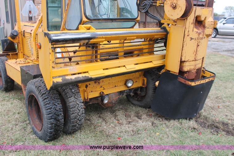 image for item H4195 1991 Arrow HJ1250R concrete breaker