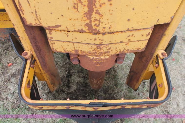 image for item H4195 1991 Arrow HJ1250R concrete breaker