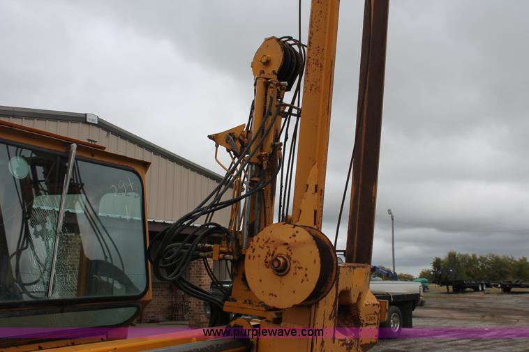 image for item H4195 1991 Arrow HJ1250R concrete breaker