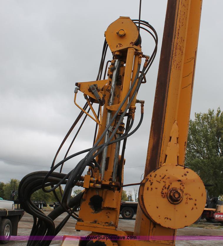 image for item H4195 1991 Arrow HJ1250R concrete breaker