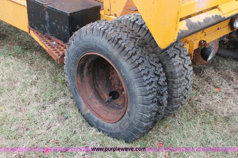 image for item H4195 1991 Arrow HJ1250R concrete breaker