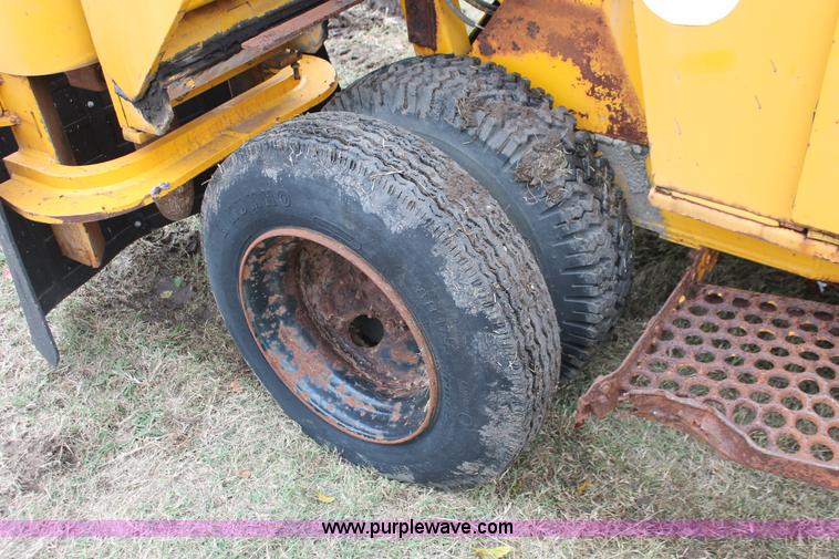 image for item H4195 1991 Arrow HJ1250R concrete breaker