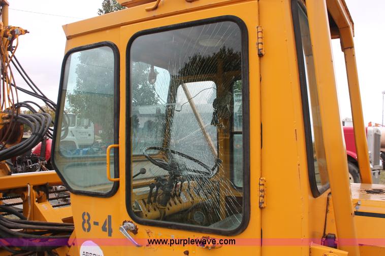 image for item H4195 1991 Arrow HJ1250R concrete breaker