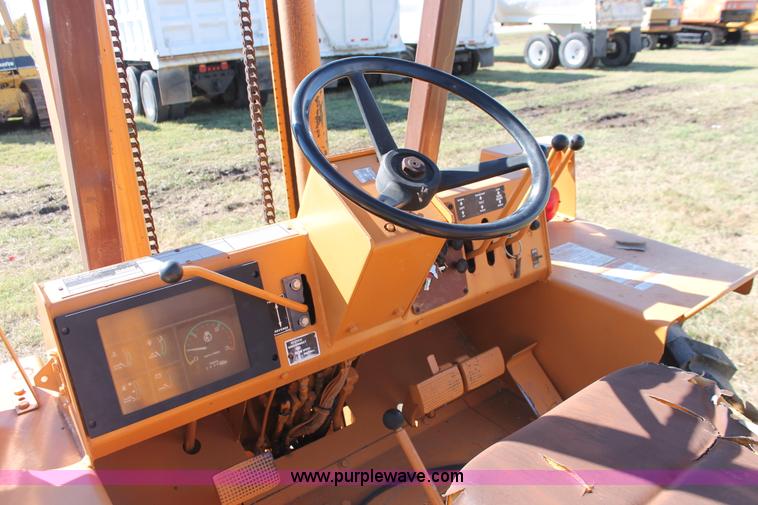 image for item H4198 1989 Case 584E Construction King forklift