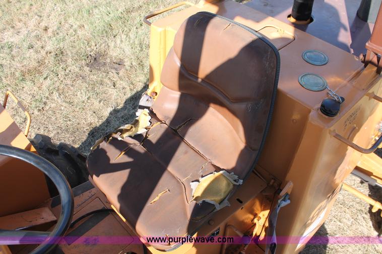 image for item H4198 1989 Case 584E Construction King forklift