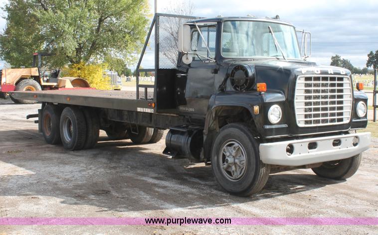 image for item H4200 1978 Ford W911 rollback truck