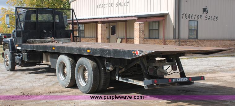 image for item H4200 1978 Ford W911 rollback truck