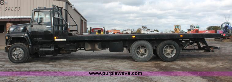 image for item H4200 1978 Ford W911 rollback truck