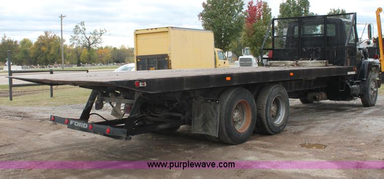 image for item H4200 1978 Ford W911 rollback truck