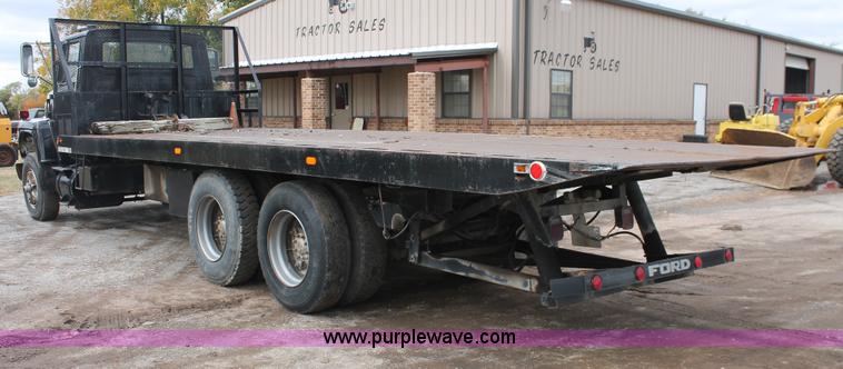 image for item H4200 1978 Ford W911 rollback truck