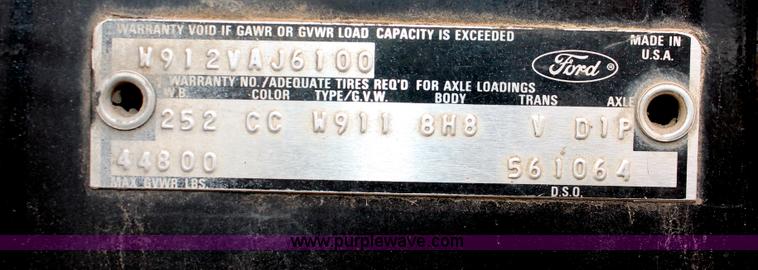 image for item H4200 1978 Ford W911 rollback truck