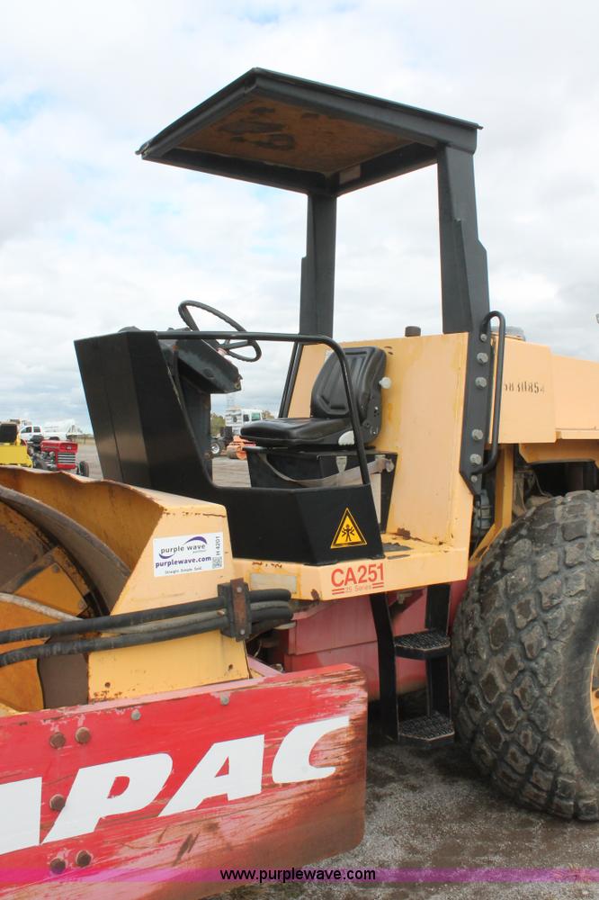 image for item H4201 1994 Dynapac CA251D Series 25 vibratory roller