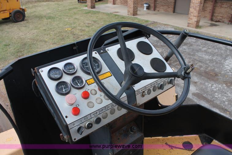 image for item H4201 1994 Dynapac CA251D Series 25 vibratory roller