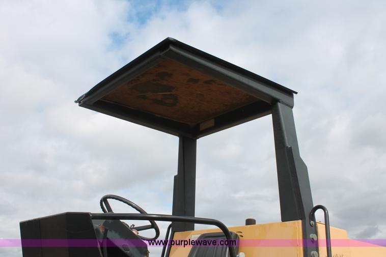 image for item H4201 1994 Dynapac CA251D Series 25 vibratory roller