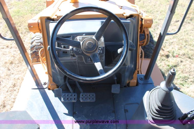 image for item H4203 1995 Case 580L backhoe