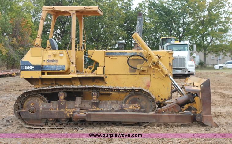 image for item H4204 1993 Komatsu D58E-1 dozer