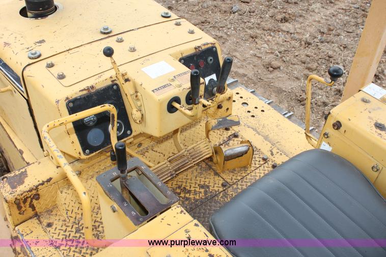 image for item H4204 1993 Komatsu D58E-1 dozer