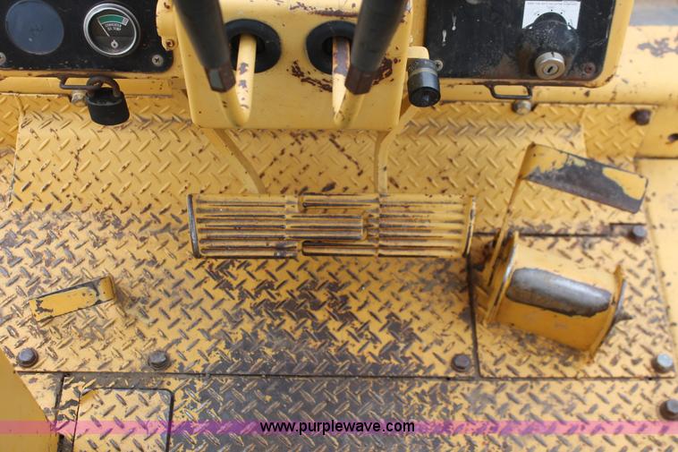 image for item H4204 1993 Komatsu D58E-1 dozer