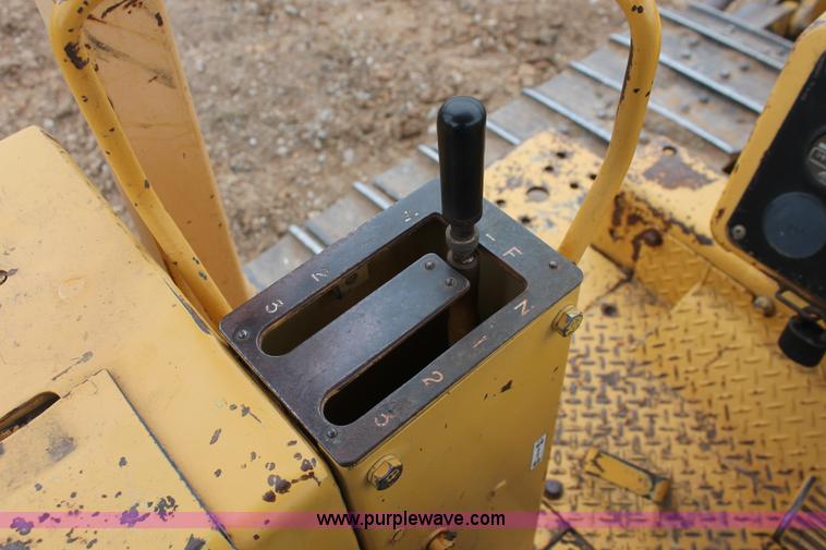 image for item H4204 1993 Komatsu D58E-1 dozer