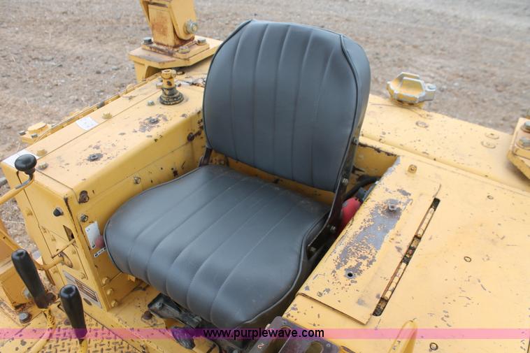 image for item H4204 1993 Komatsu D58E-1 dozer
