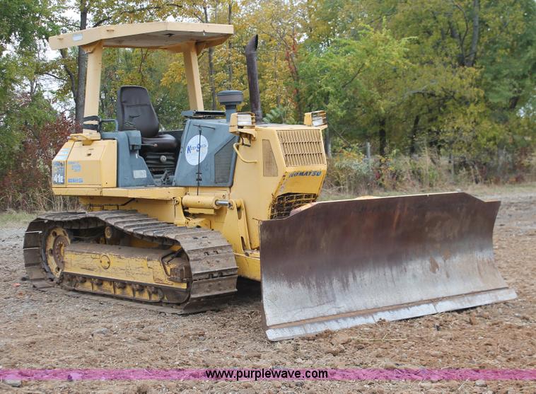 image for item H4205 2001 Komatsu D41E-6 dozer