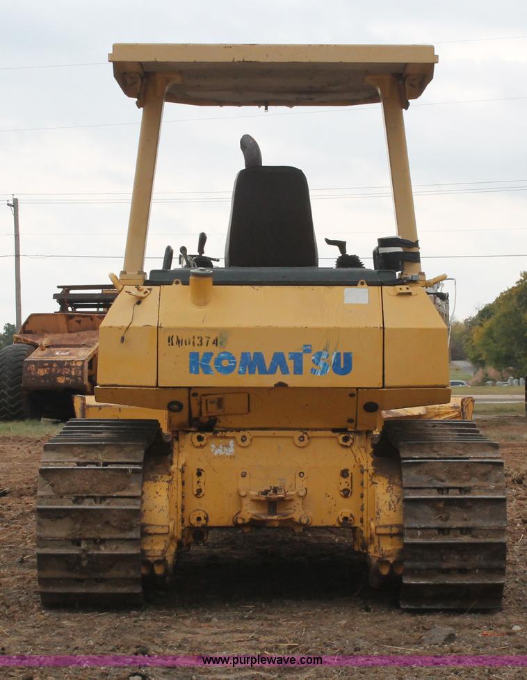 image for item H4205 2001 Komatsu D41E-6 dozer