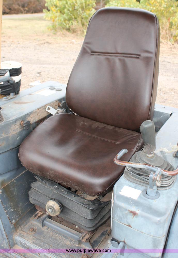 image for item H4205 2001 Komatsu D41E-6 dozer