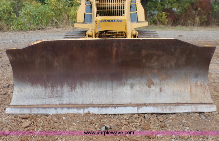image for item H4205 2001 Komatsu D41E-6 dozer