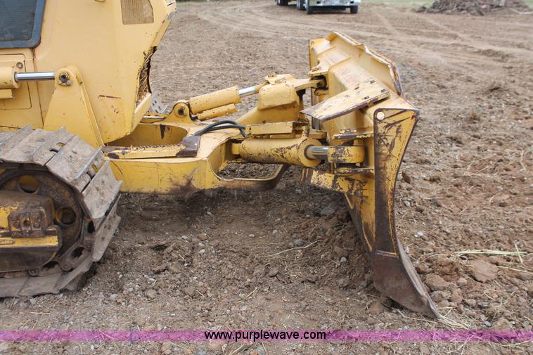 image for item H4205 2001 Komatsu D41E-6 dozer