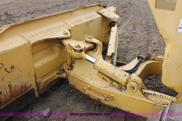 image for item H4205 2001 Komatsu D41E-6 dozer