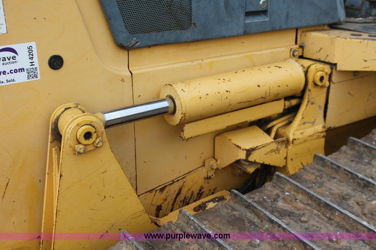 image for item H4205 2001 Komatsu D41E-6 dozer