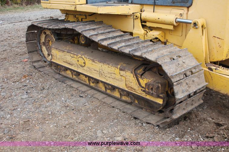 image for item H4205 2001 Komatsu D41E-6 dozer