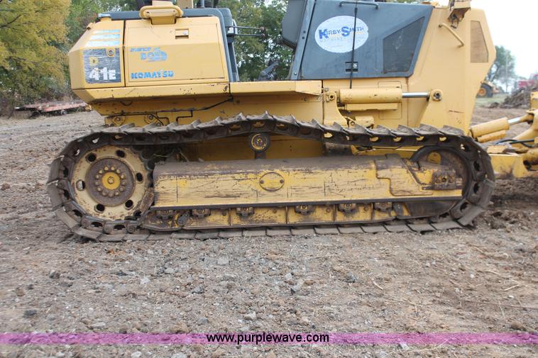 image for item H4205 2001 Komatsu D41E-6 dozer