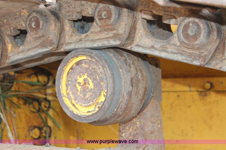 image for item H4205 2001 Komatsu D41E-6 dozer