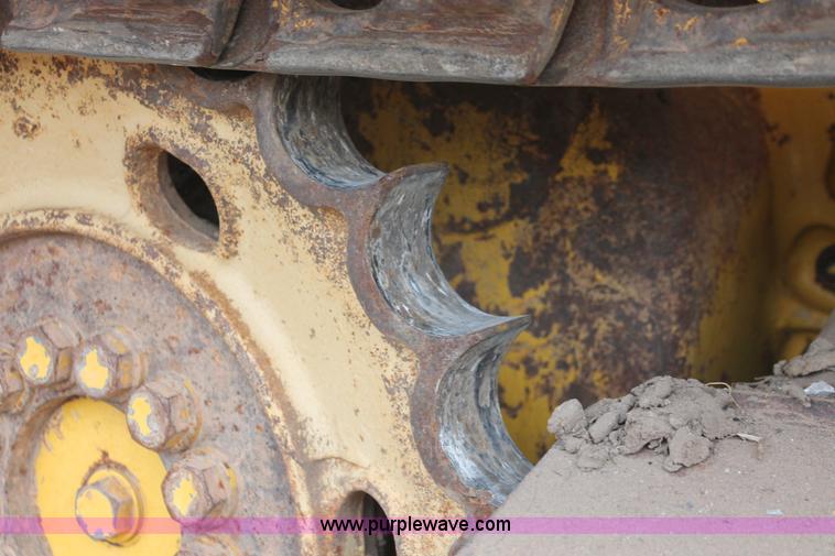 image for item H4205 2001 Komatsu D41E-6 dozer