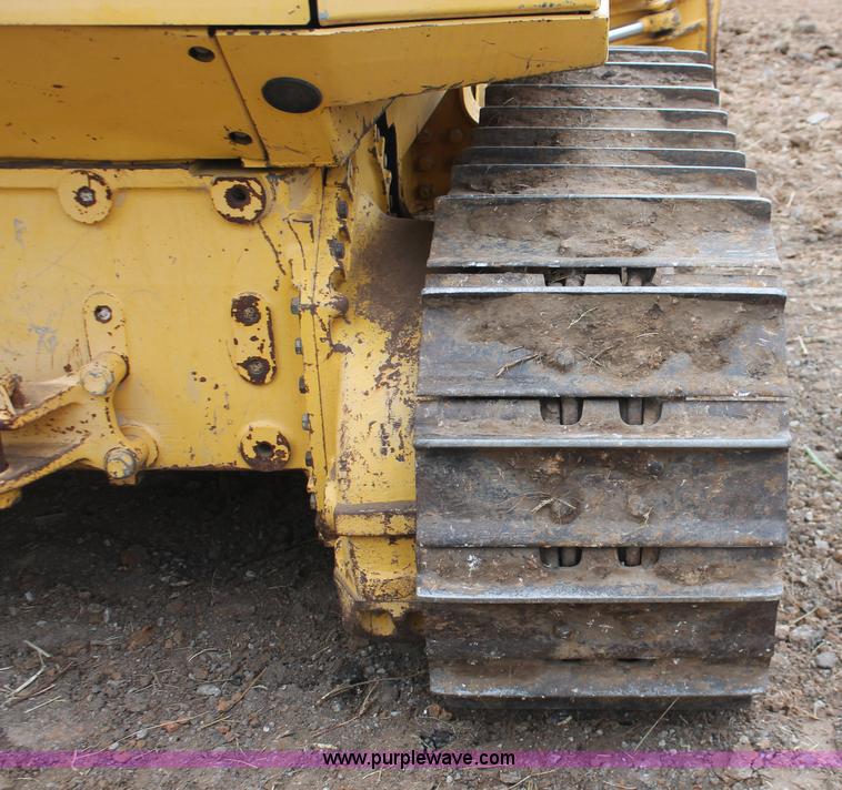 image for item H4205 2001 Komatsu D41E-6 dozer