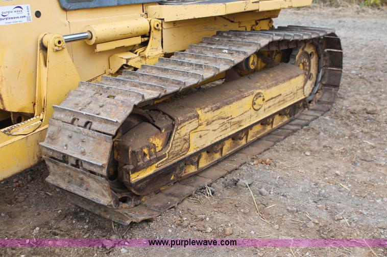 image for item H4205 2001 Komatsu D41E-6 dozer
