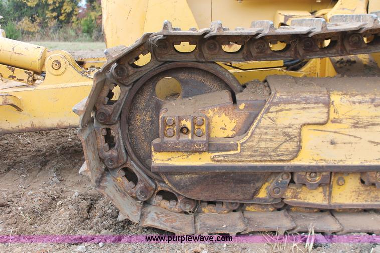 image for item H4205 2001 Komatsu D41E-6 dozer