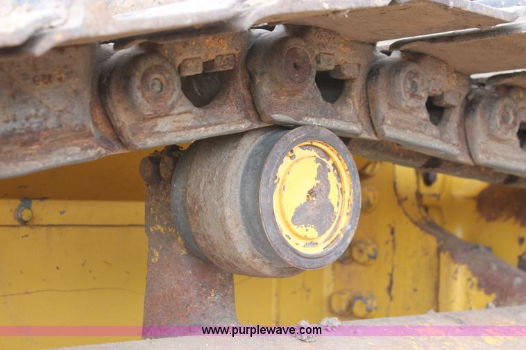 image for item H4205 2001 Komatsu D41E-6 dozer