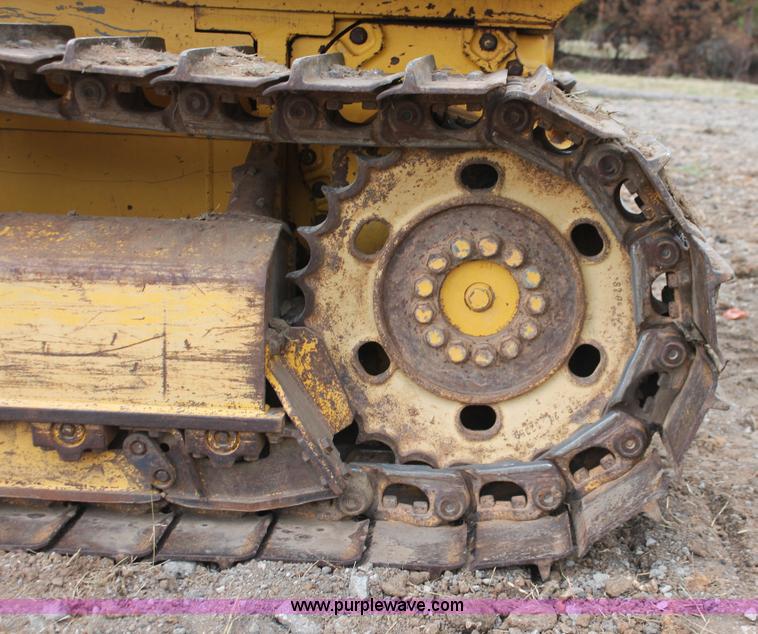 image for item H4205 2001 Komatsu D41E-6 dozer
